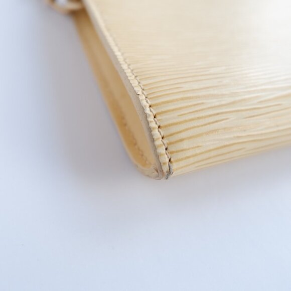 Authentic Preowned Louis Vuitton Beige Epi Leather Pochette Shoulder Bag - Picture 10 of 14